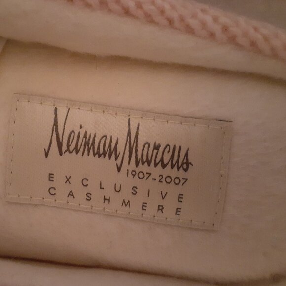 Neiman Marcus Cashmere Slippers - Picture 10 of 13